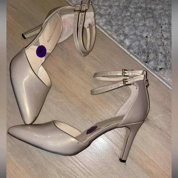 Adrienne Vittadini Women's Ivory Patent Leather Strappy Heels Size 8.5M - Picture 1 of 12